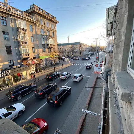 Stefan Cel Mare Boulevard Ultracentral In The Center Chisinau